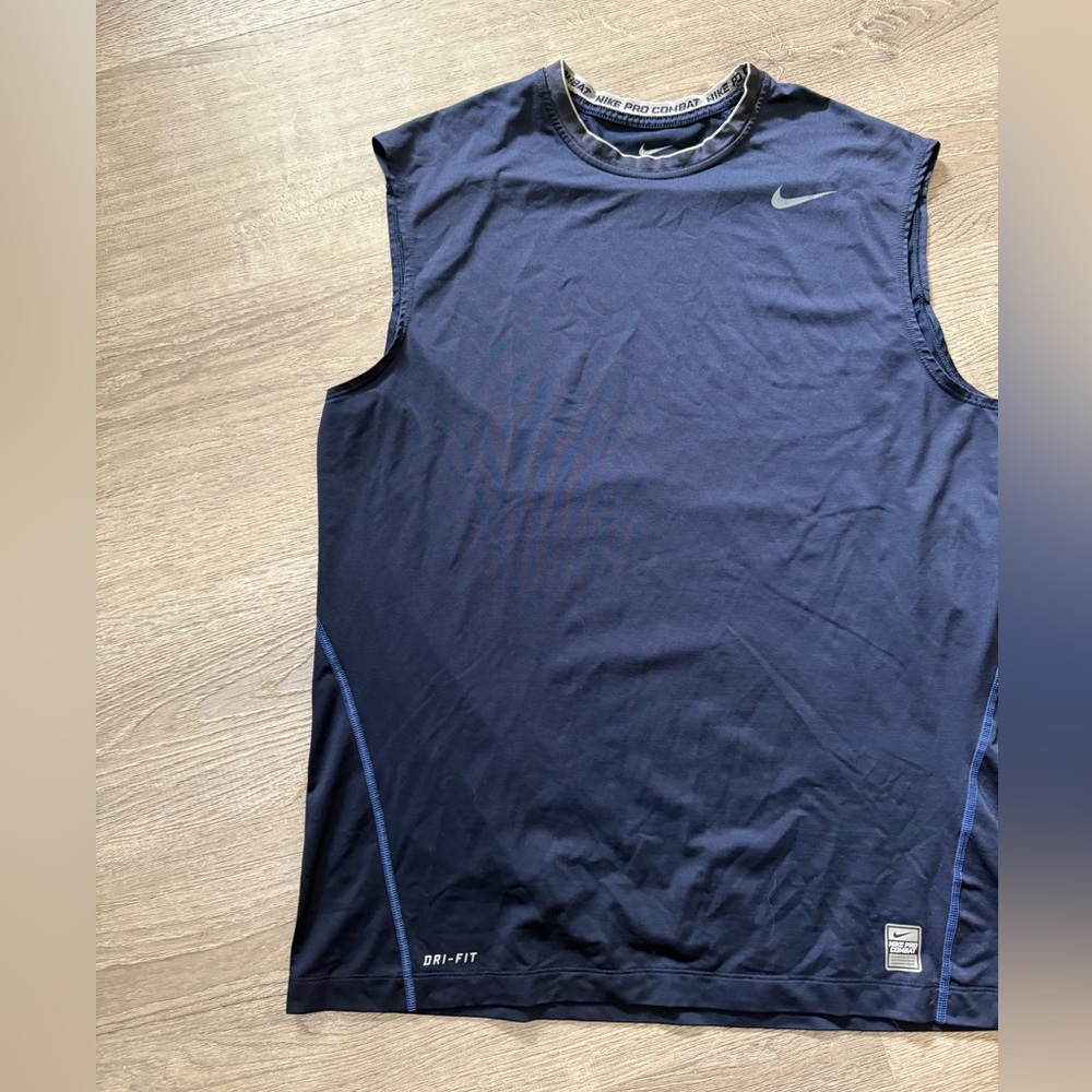 •NIKE• TANK TOP - Picture 3 of 7